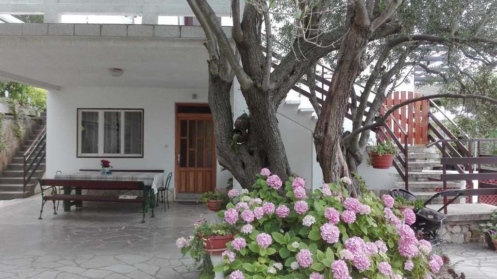 Bojana Rab Apartment